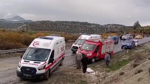 Yolcu otobüsünün devrilmesi sonucu 8 kişi yaralandı