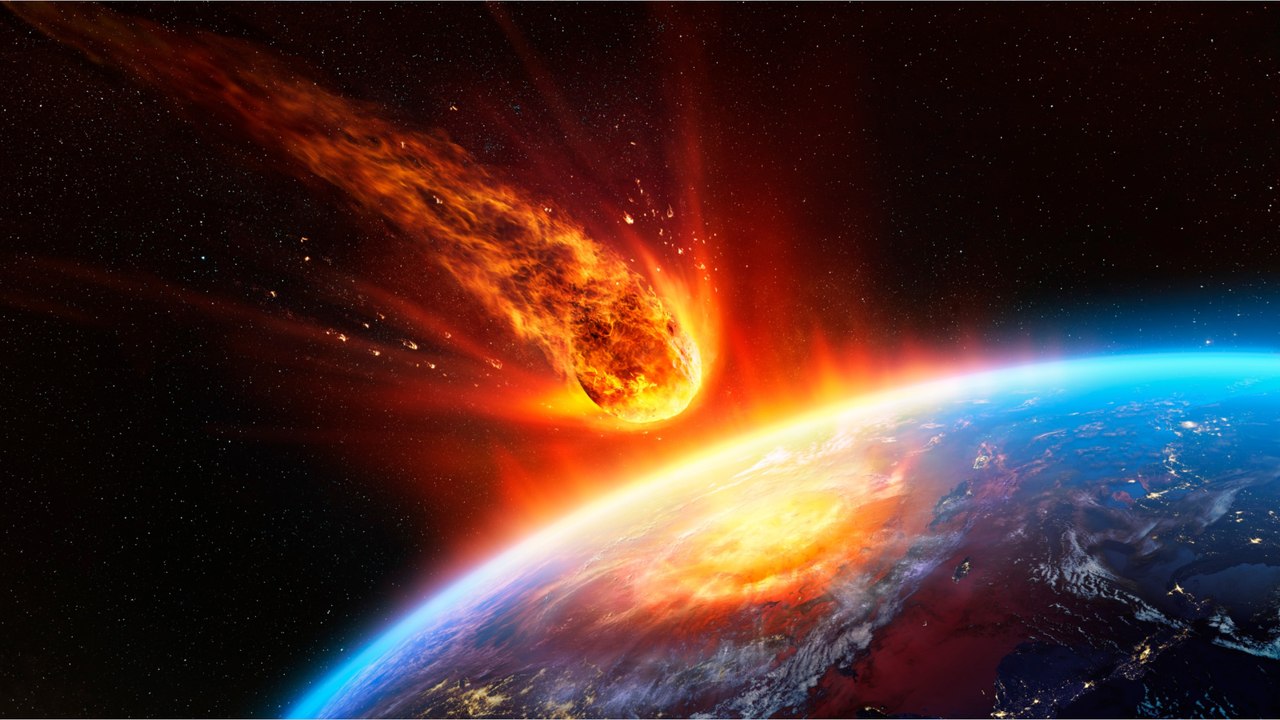 (2) Astronomen beobachten Asteroiden dabei, wie er auf die Erde stürzt (1)