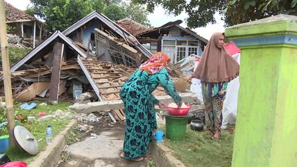 En Indonésie, des camps de fortune pour les survivants du séisme