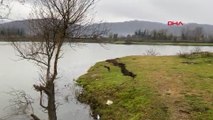 Düzce depremi toprakta çatlaklar oluşturdu