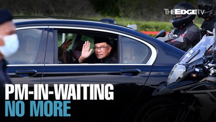 NEWS: Anwar sworn in as 10th PM