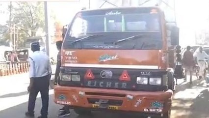 गुना : इंदौर से अशोकनगर जा रहे थे मजदूर, पुलिस ने काटा चालान, जानें पूरा मामला