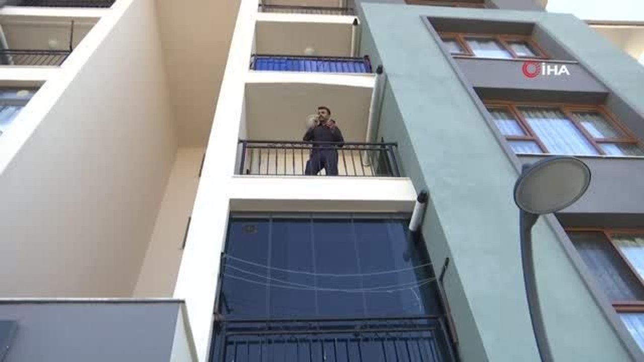 Kapı kilidi bozulan evde mahsur kaldığı için işinden kovuldu