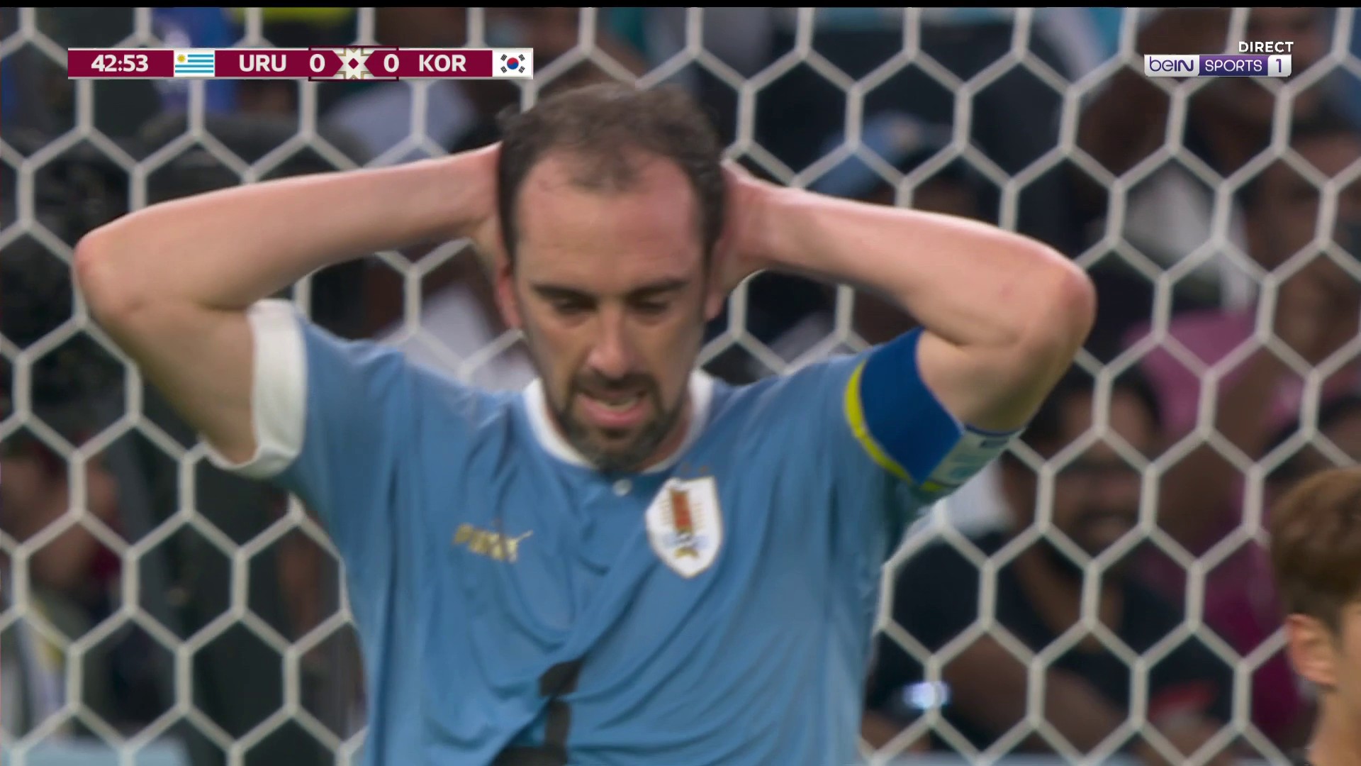 Diego Godin touche le poteau avant la pause !