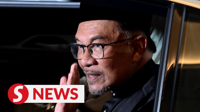 Huge crowd gathers for Anwar’s maiden press conference as PM