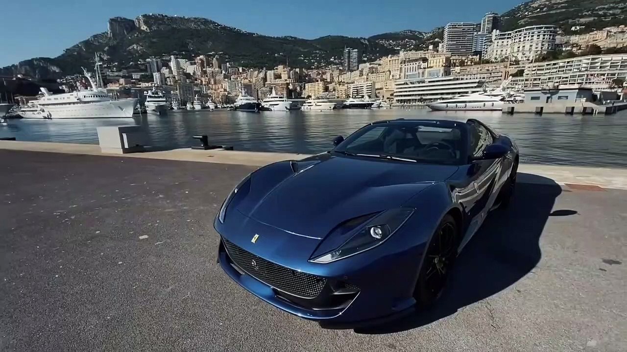 Opening and Closing of a Ferrari 812 GTS's Roof