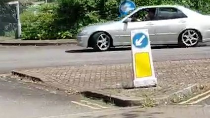 Shocking footage shows driver doing ‘doughnuts’ and drifting around roundabout