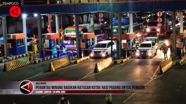 Perantau Minang Berbagi Ratusan Nasi Kotak Untuk Pemudik di Pelabuhan Merak
