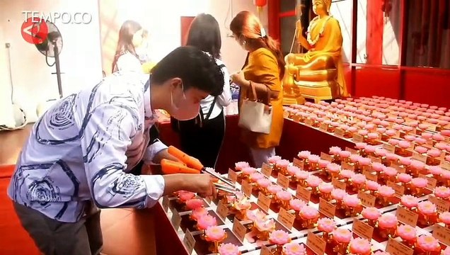 Umat Budha di Cirebon Rayakan Waisak di Vihara Dewi Welas Asih