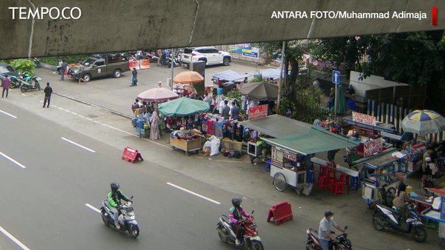 Sebagian Warga Jakarta Masih Takut Lepas Masker di Luar Ruangan