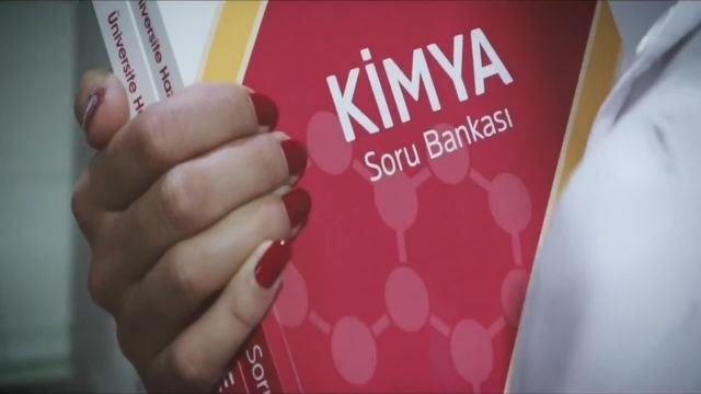 CHP İstanbul Gençlik Kolları'ndan 'Öğretmenler Günü' Paylaşımı: Bizi Biz Yapanlara Bir Gün Değil Her Gün Kıymet Veriyoruz