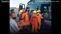 Proses Evakuasi Helikopter Puskesmas yang Jatuh di Mimika Papua, 1 Anak Hilang