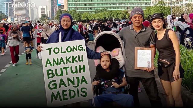 Ibu Ini Keliling di CFD Minta Ganja Medis untuk Anaknya, Bagaimana Respon Pemerintah