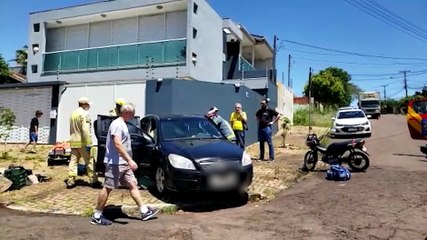 Grave acidente deixa mulher encarcerada no Bairro Parque São Paulo