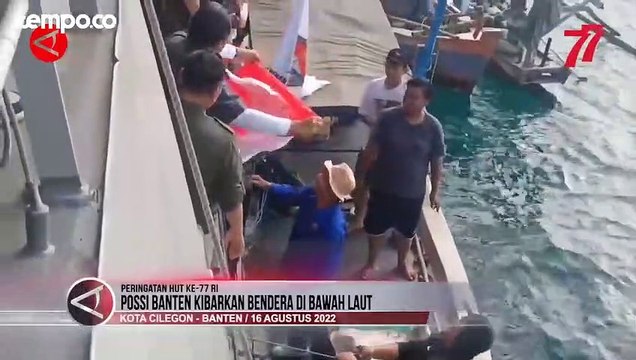 Peringati HUT RI ke 77, POSSI Kibarkan Bendera Merah Putih di Bawah Laut