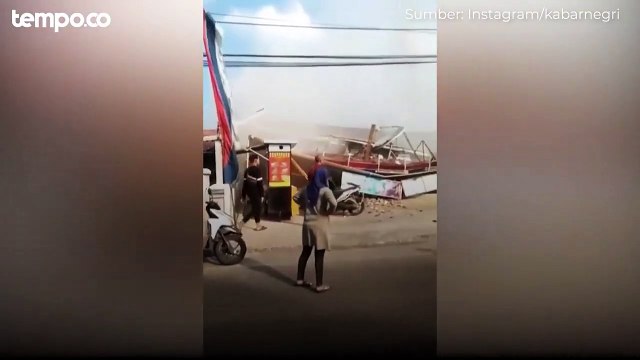 Minimarket di Ciwidey Ambruk, 2 Pegawai Nyaris Tertimbun