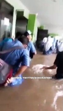 MTSn 19 Pondok Labu Banjir parah, 4 Anak Meninggal