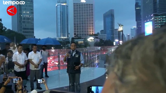 Anies Baswedan Meresmikan Halte Transjakarta Bundaran HI