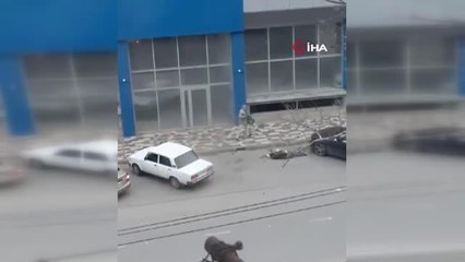 Rusya'da silahlı saldırgan sokak ortasında dehşet saçtı: 4 ölü