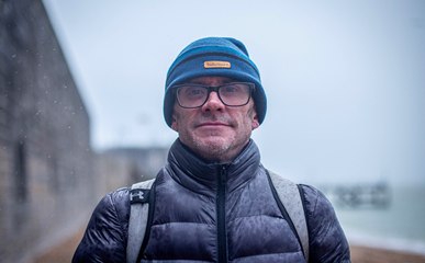 Pebble message artist launches new book