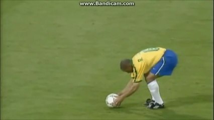 Roberto Carlos amazing free kick for Brazil - MS SPORTS LIVE