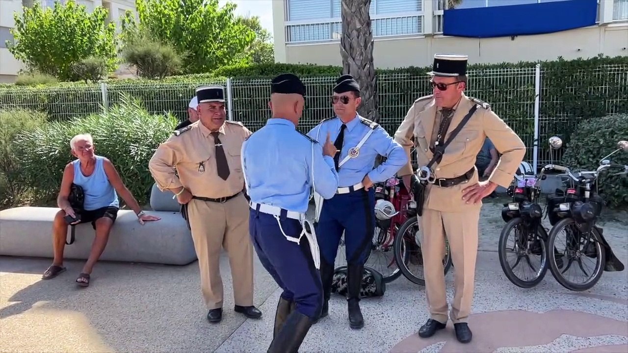 La brigade en balade avec les vrais faux gendarmes de Saint Tropez en patrouille chez les nudistes au Cap d'Agde