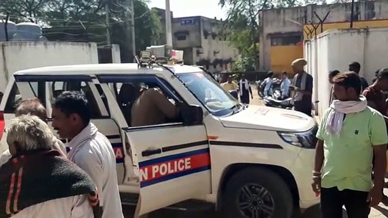 युवक की मौत के बाद आ​र्थिक सहायता के लिए अड़े परिजन, मिलने पर हो सकी कार्रवाई