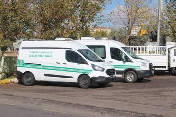MARDİN'DEKİ KAZADA ÖLENLER DİYARBAKIR'DA DEFNEDİLDİ