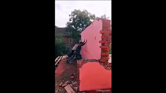 Des pros au boulot... enfin presque