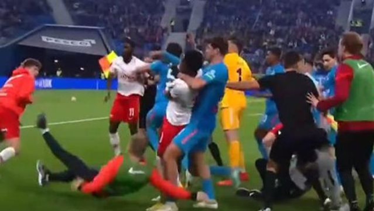 Yeşil saha boks ringine döndü! Rusya'daki dev m...