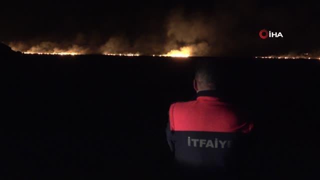 Yüksekova'nın kuş cenneti 4 gündür alev alev yanıyor