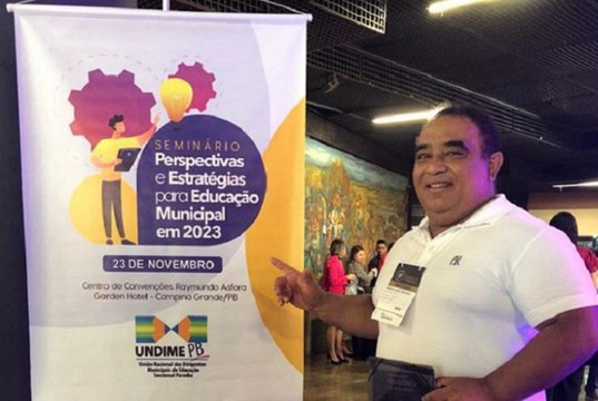 Durante seminário da UNDIME em Campina, prefeito de Monte Horebe destaca educação como prioridade