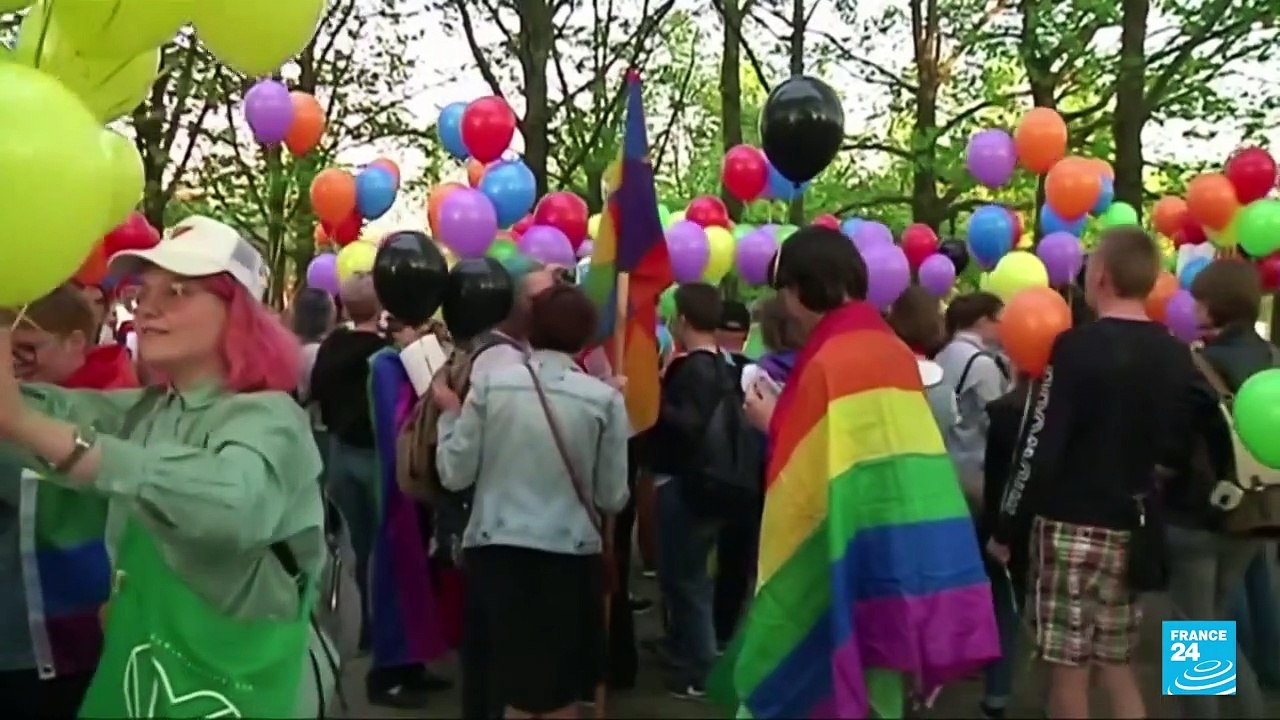 Parlamento ruso aprobó una ley que prohíbe la "propaganda LGBTIQ+" entre adultos