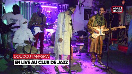 DOUDOU TANASMA en concert au Club de Jazz de Bamako