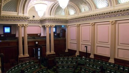 Victorian pre-poll records broken as people cast ballots early for state election