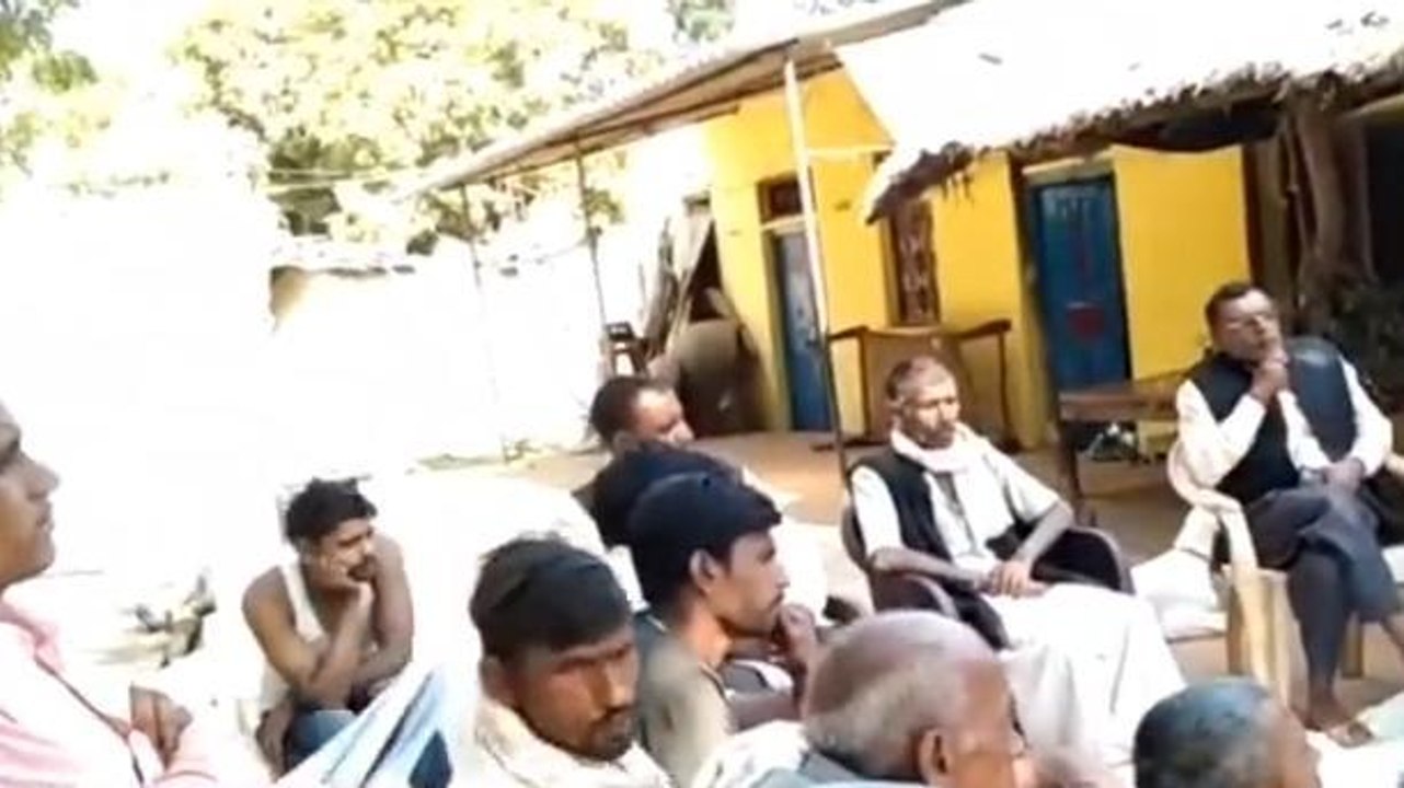 भिंड: नशा मुक्ति अभियान के तहत ग्रामीणों ने लिय...
