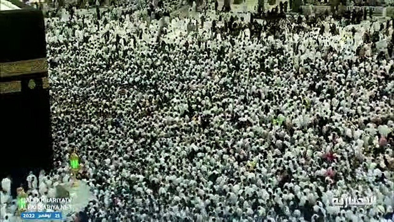 وسط انسيابية وأجواء روحانية.. صحن الطواف يمتلئ بالمعتمرين