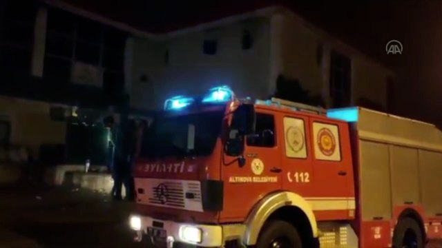 Tersane işçilerinin kaldığı pansiyonda çıkan yangın söndürüldü