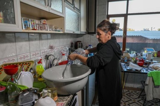 Ev sahibi, kira artışını kabul etmeyen kiracısının suyunu kesti