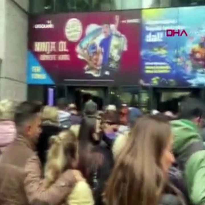 'Muhteşem Cuma' izdihama dönüştü, vatandaş indirim için birbiriyle yarıştı