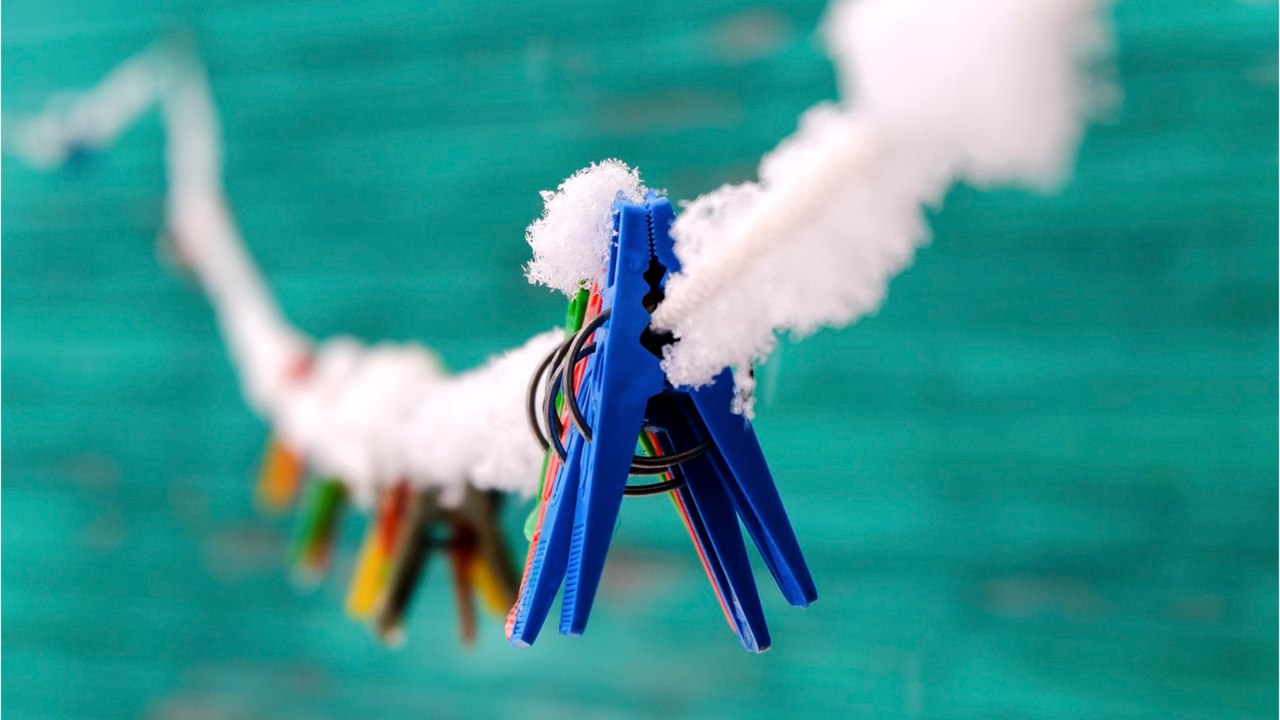 Feuchte Wäsche lässt sich auch bei Minusgraden draußen trocknen