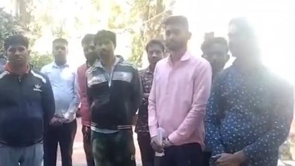 गुना : रेलवे रनिंग रूम के कर्मचारियों को हटाने पर फूटा अन्य कर्मचारियों का गुस्सा, देखिए