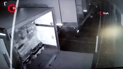 Tonlarca ağırlıktaki kamyonlar beşik gibi sallandı
