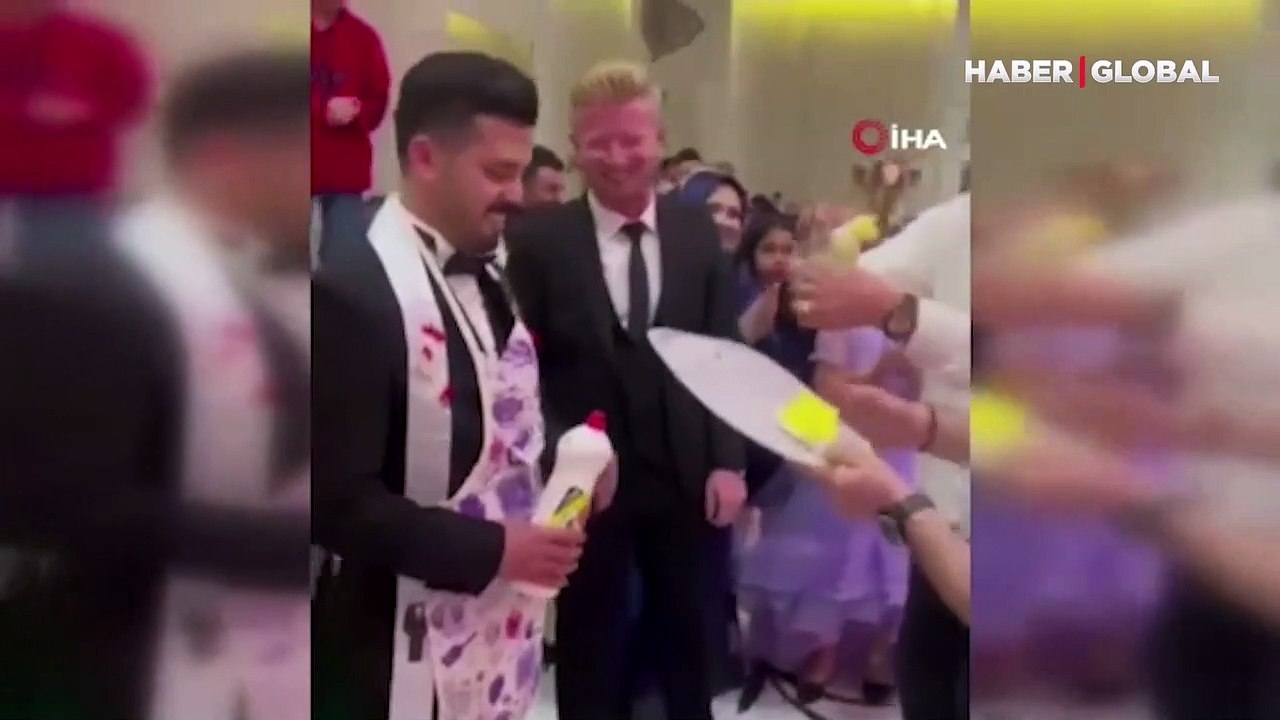 Davetliler şoke oldu! Damada düğünde takı meras...