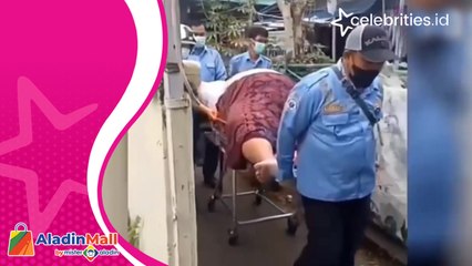 Hendak Berobat, Petugas Damkar Evakuasi Pria Obesitas di Jatinegara