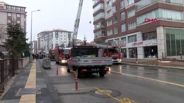 Ankara'da 10 katlı binanın çatısında yangın; 8 kişi dumandan etkilendi