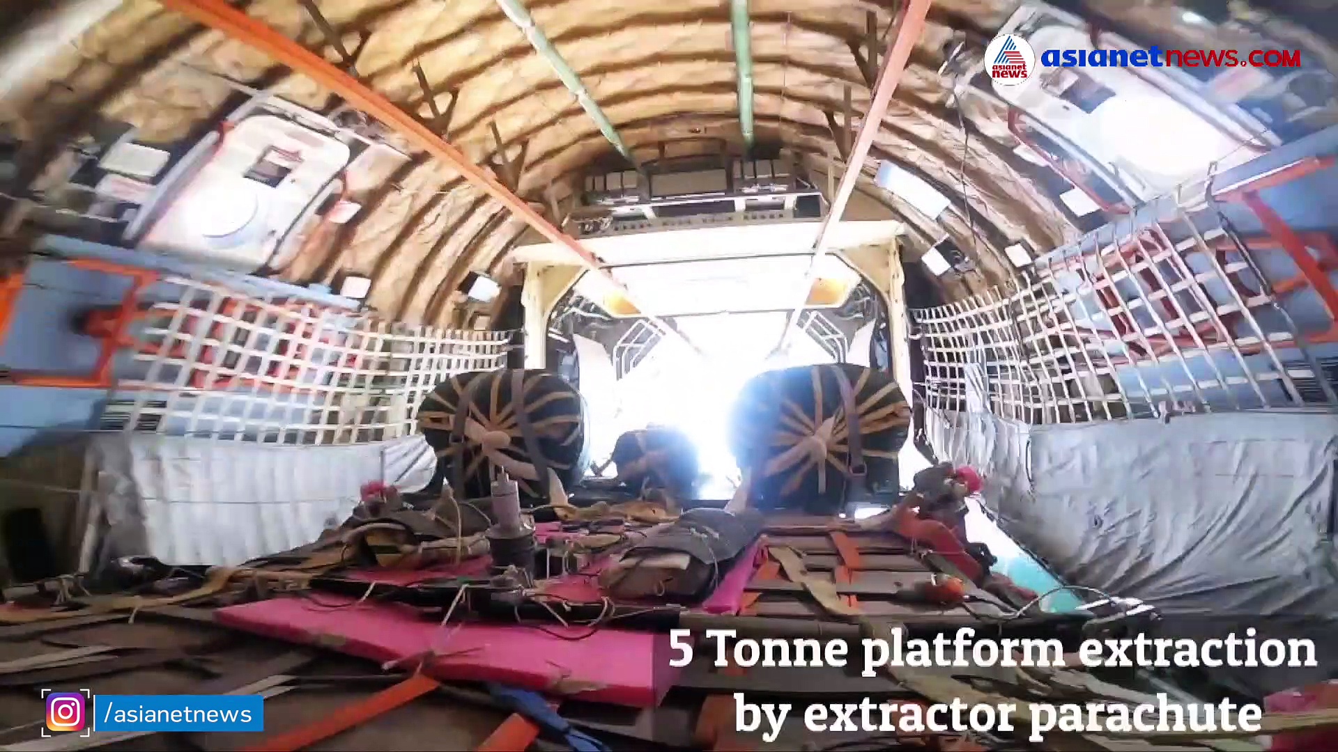 ഗഗന്‍യാന്‍ പേടകത്തെ സുരക്ഷിതമായി ഇറക്കാനുള്ള പാരച്യൂട്ട് പരിക്ഷണം വിജയിച്ചു