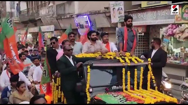 ભાજપ ઉમેદવારના સમર્થનમાં ખંભાળિયામાં ક્રિકેટર રવિન્દ્ર જાડેજાએ રોડ-શો કર્યો