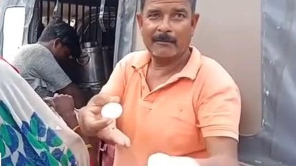 वैशाली: विद्यालय में मध्यान भोजन मे बच्चों को बदबूदार अंडा दिया गया,किया हंगामा
