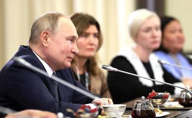 Putin, Ukrayna'da savaşan askerlerin anneleriyle bir araya geldi